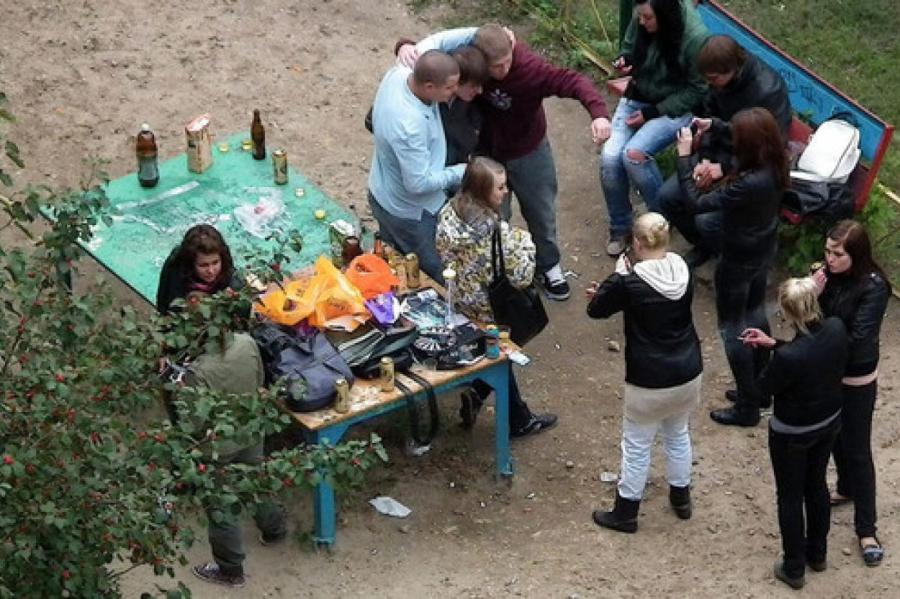 Рижанка: «Снова лето, снова пьяные под окнами...»