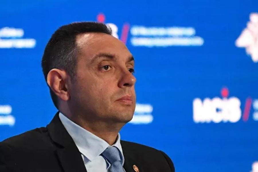 Глава МВД Сербии сцепился с депутатом Рады