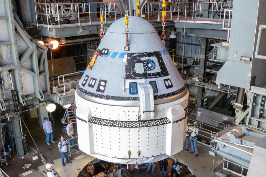Названы сроки первого пилотируемого полета Starliner к МКС