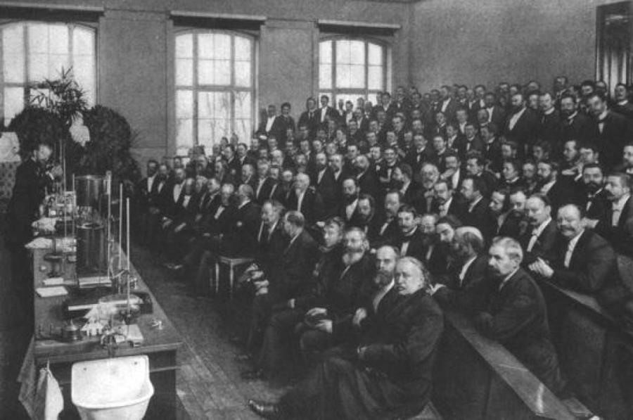 На лекции Оствальда, 1898 год. На лекции Оствальда, 1898 год.