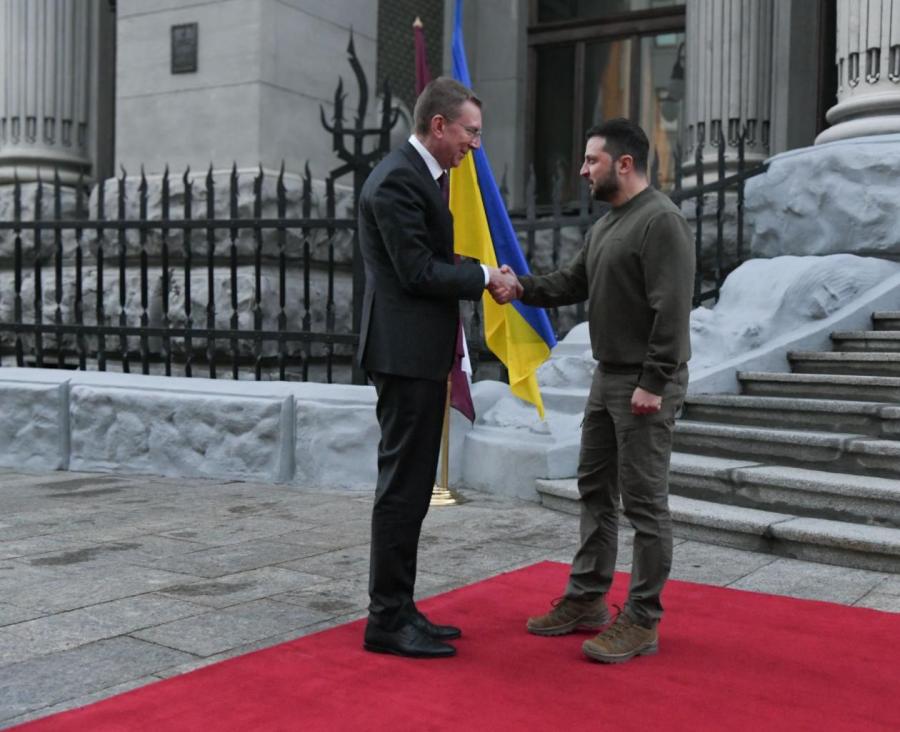 Встретились два президента. Встретились два президента.